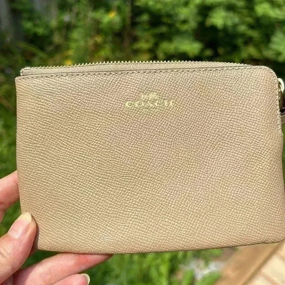 Authentic Coach Taupe Neutral Wristlet NWT - Picture 11 of 11